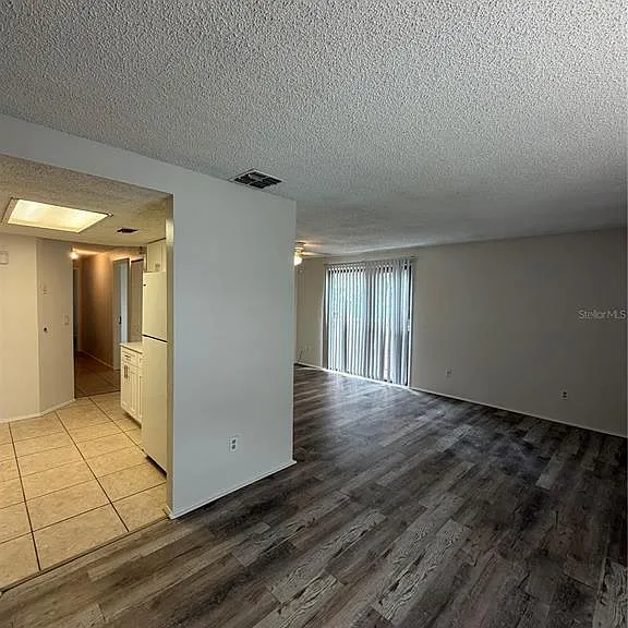 4911 Silver Oaks Vlg #F — Photo 7