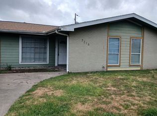 7218 Yucca Dr, Galveston, TX 77551