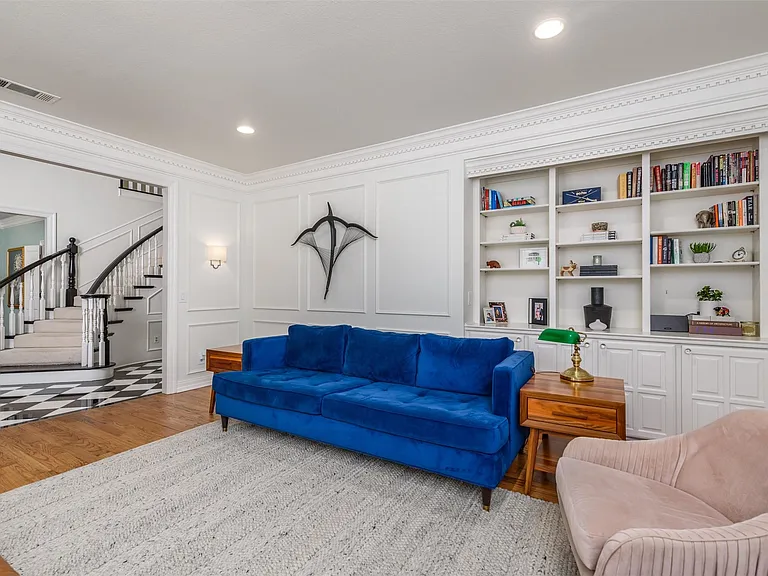3209 Gary Dr — Photo 8