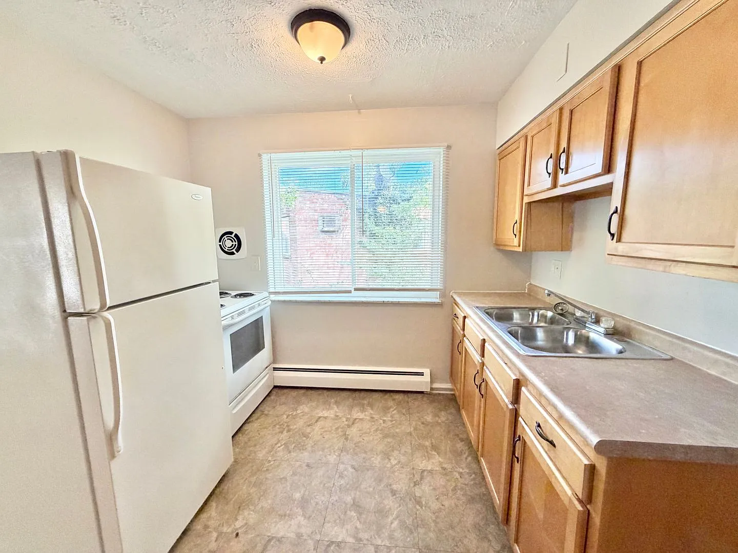 2609 Chesterfield — Photo 4