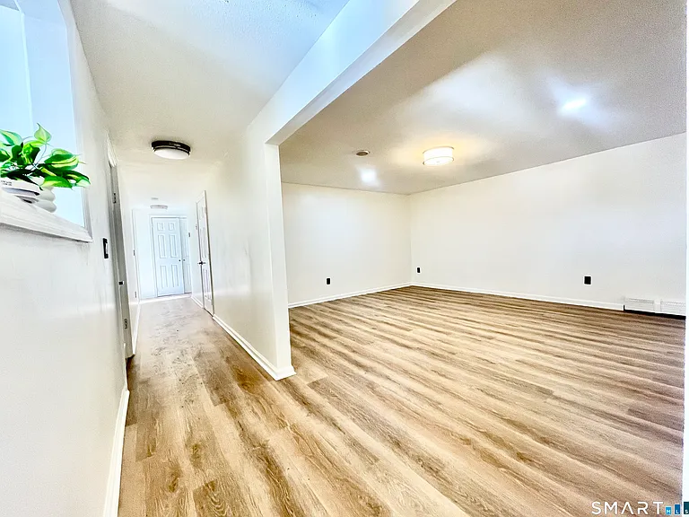 112 Woodbine St #1 — Photo 8