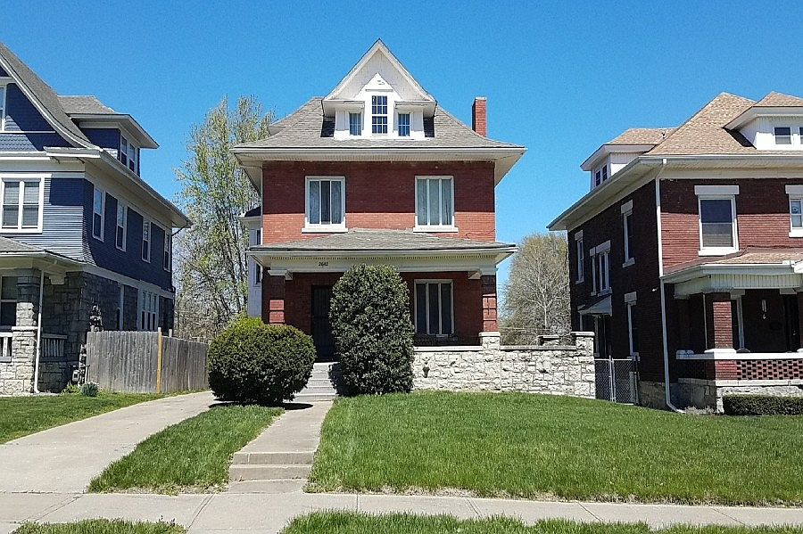1st image of 2642 Victor St