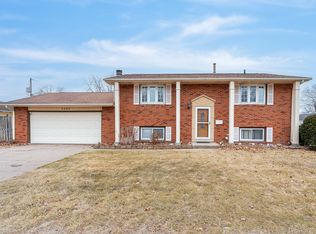 4905 50th St, Moline, IL 61265