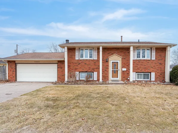 4905 50th St, Moline, IL 61265