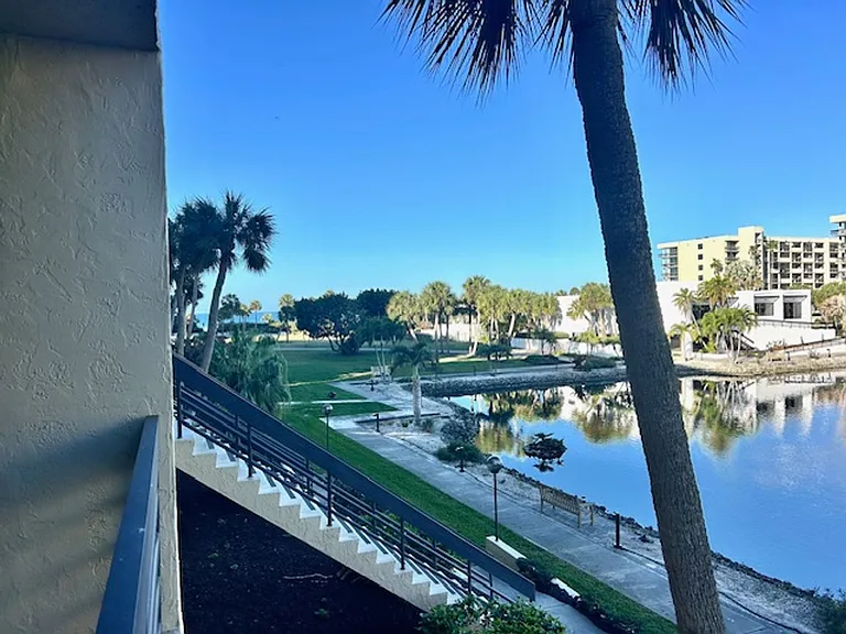1095 Gulf Of Mexico Dr #104 — Photo 11