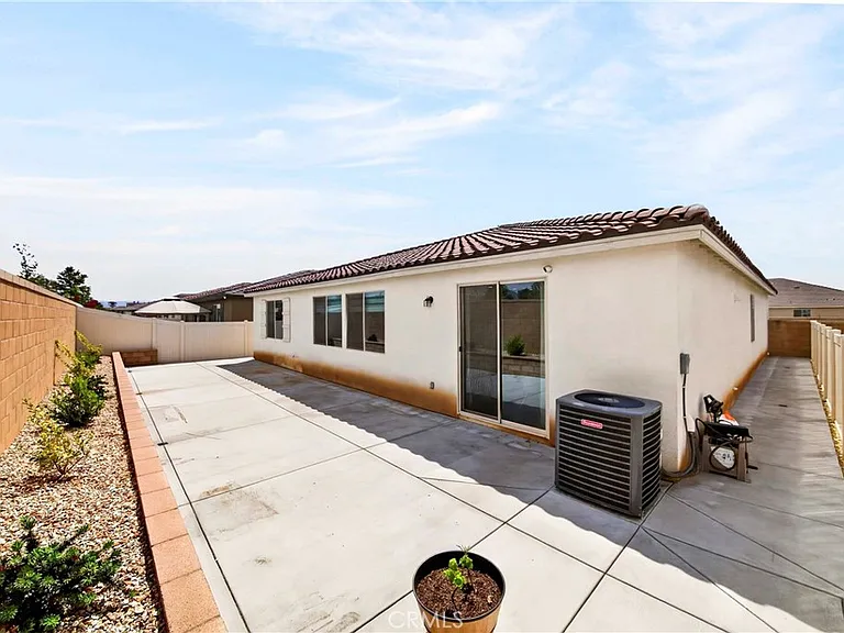 9521 Venetian Way — Photo 54