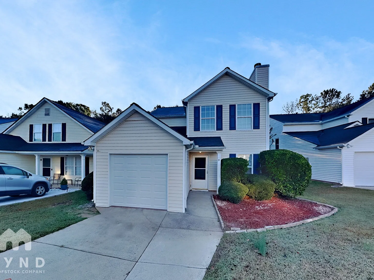 4 bed, 2.0 bath, 1382 sqft, $2,095 — Photo 1