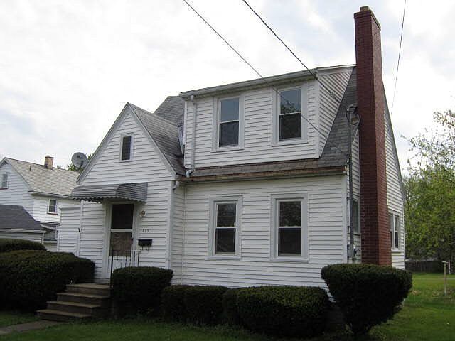 1st image of 807 Myers Ave