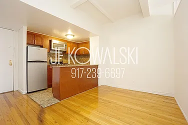 Rented by R New York