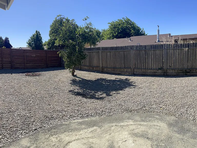 225 Walnut St — Photo 14