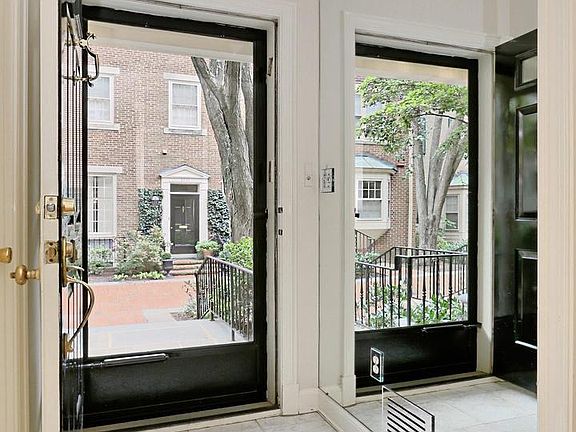 4th image of 4422 Westover Pl NW