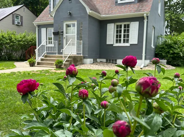 19 S Pine St, Vermillion, SD 57069