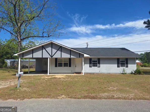 37 Faison St, Baxley, GA 31513