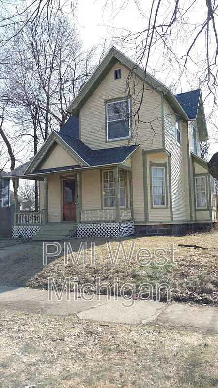 2 bed, 1.0 bath, 875 sqft, $925 — Photo 1
