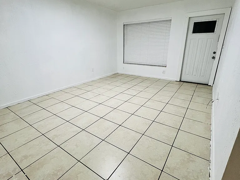 2019 Colmar Ave #2021 — Photo 3