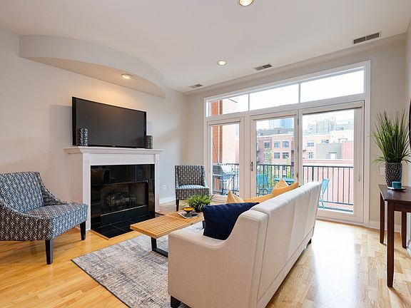 2nd image of 333 N Jefferson St APT 507