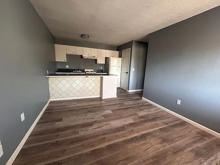 535 N McComas St — Photo 5