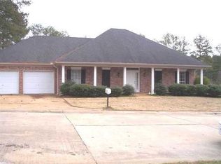 421 Bay Pointe Cir, Brandon, MS 39047