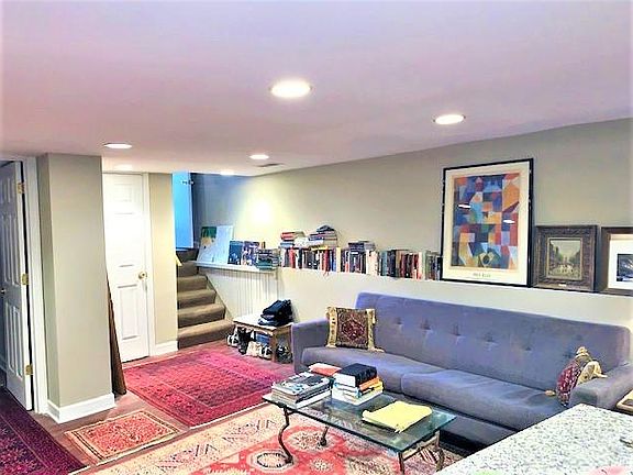 4th image of 3028 W Eastwood Ave #G