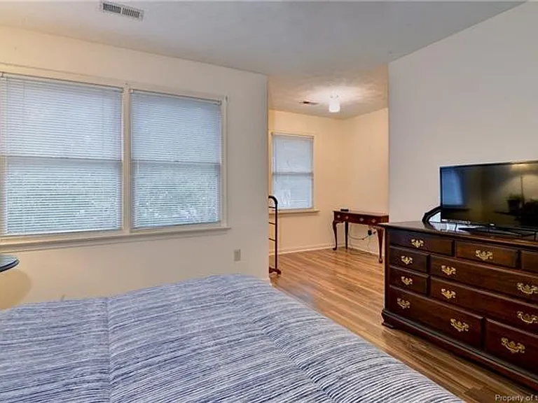 5101 Salisbury Mews — Photo 18