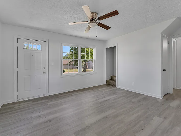 610 Elm St — Photo 10
