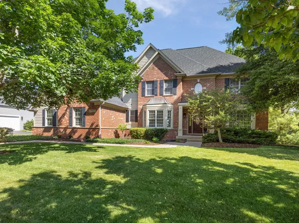 40W082 Fox Mill Blvd, St Charles, IL 60175