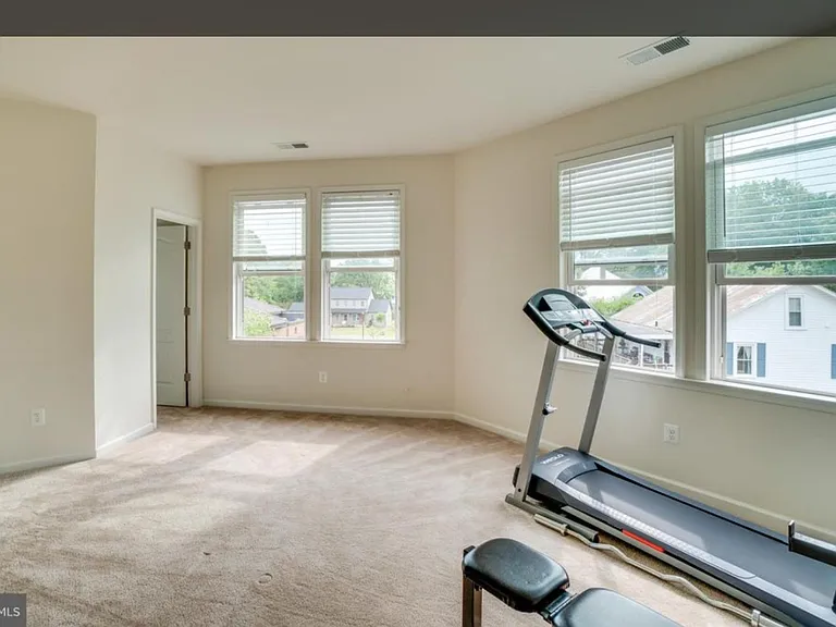 9320 Fairview Ave — Photo 17