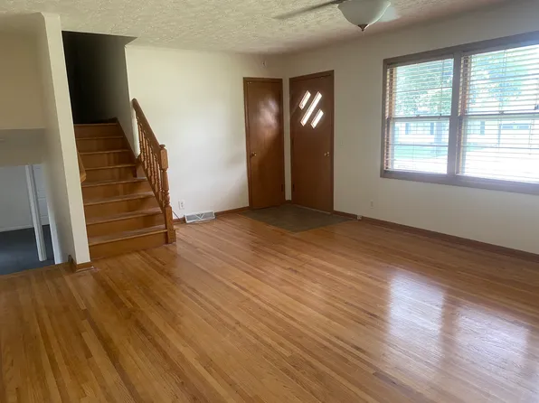 12609 N St, Omaha, NE 68137