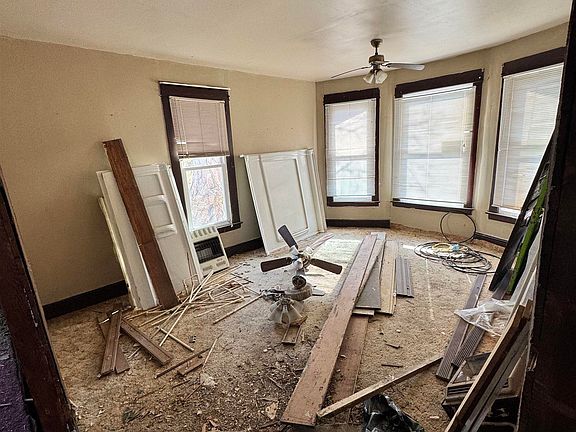 3rd image of 132 Hobbs St