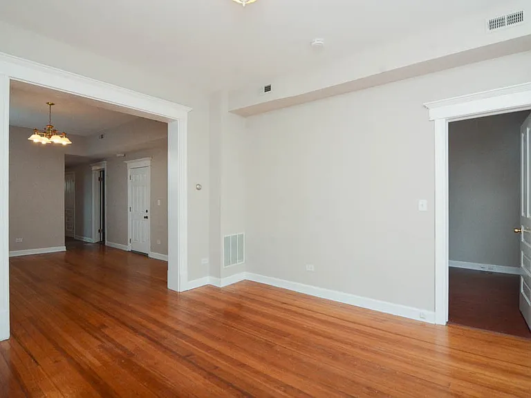 2143 W Chicago Ave #4 — Photo 9