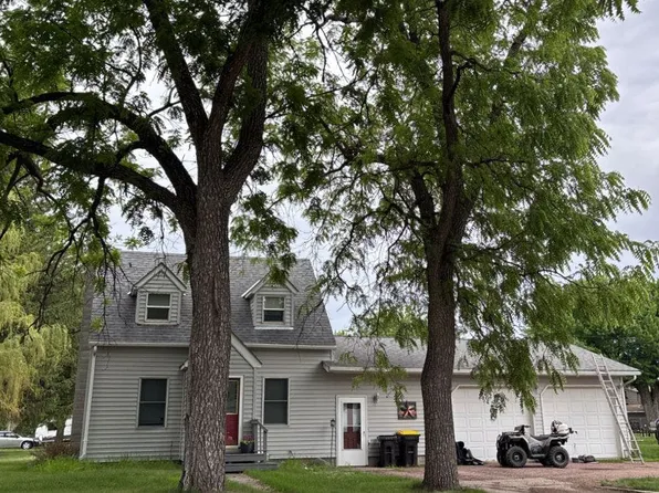 301 E Woodman St, Jeffers, MN 56145