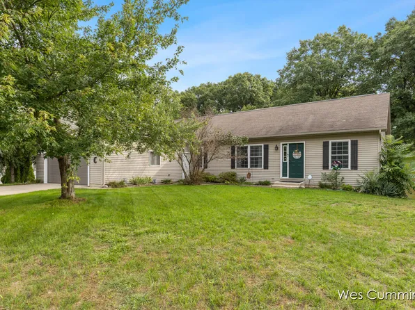 469 Country Mdws NE, Comstock Park, MI 49321