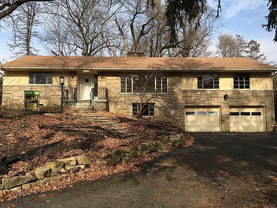 2nd image of 290 E Cooke Rd