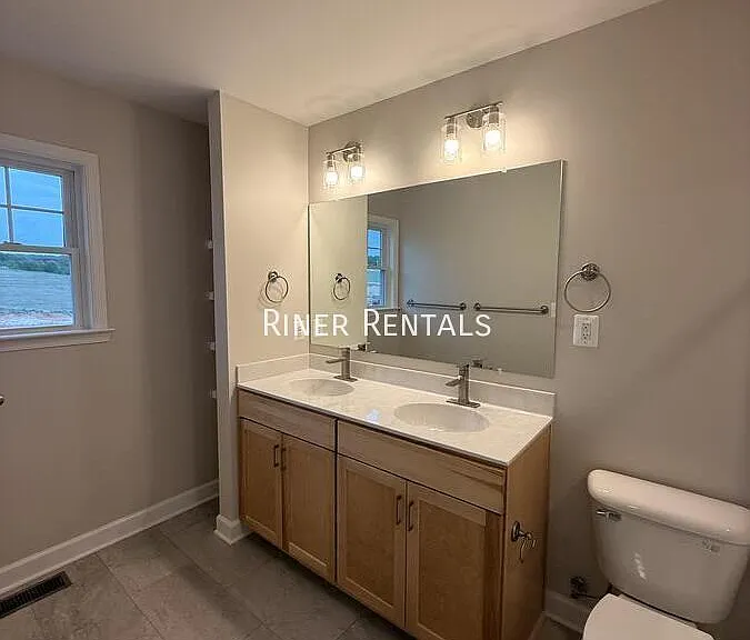 1327 Derby Dr — Photo 16