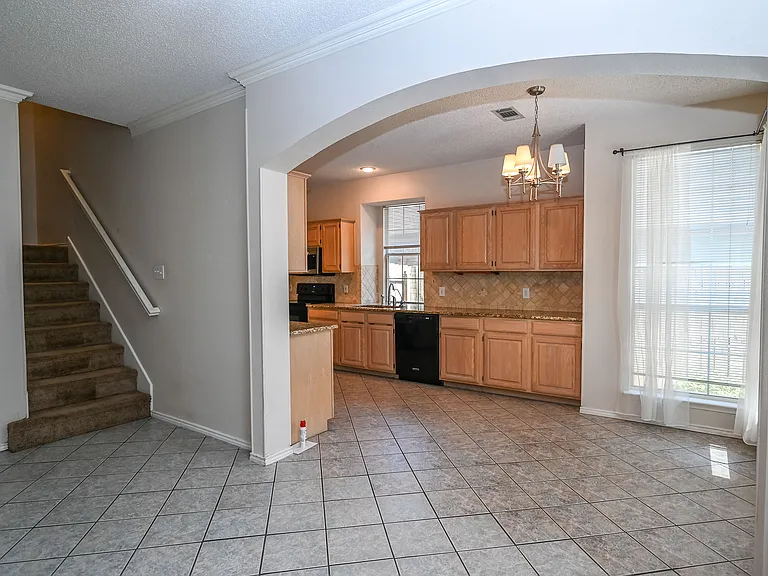 2100 Newport Dr — Photo 14