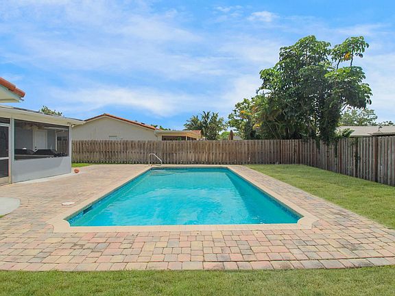 3rd image of 11922 NW 26th Place
