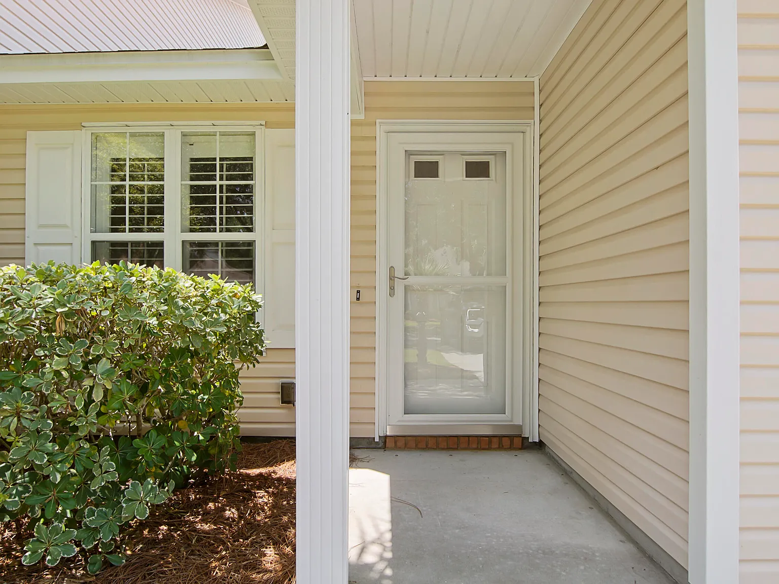 2 bed, 1128 sqft, $2,100 — Photo 3