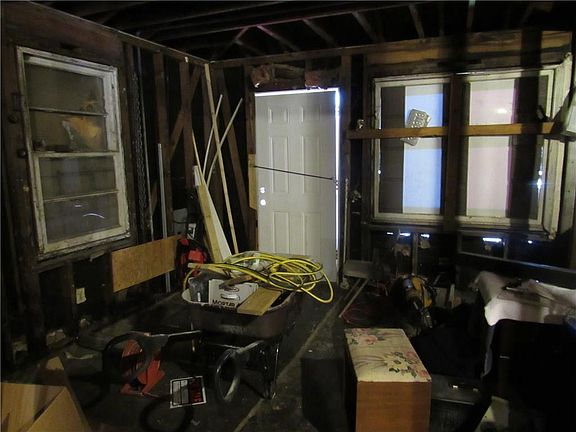 4th image of 2532-34 Port St