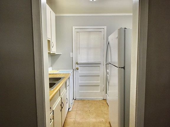 2nd image of 1825 Gatewood Ave
