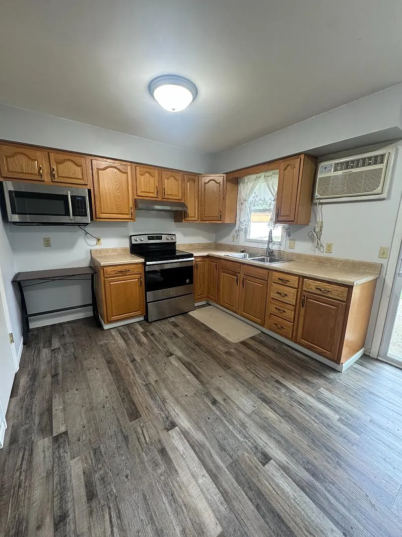 2197 W Glenlord Rd - 2197 W Glenlord — Photo 3