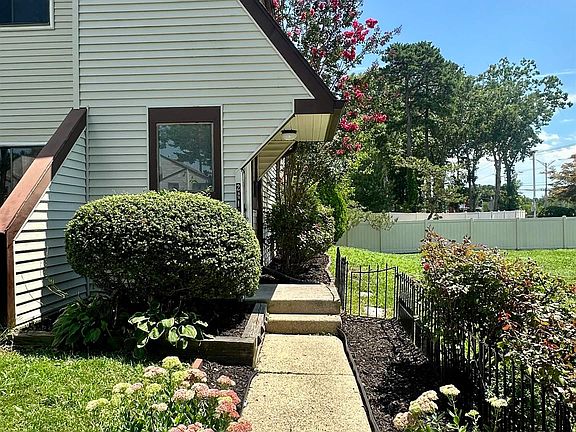 3rd image of 2416 Arbor Ct #2416