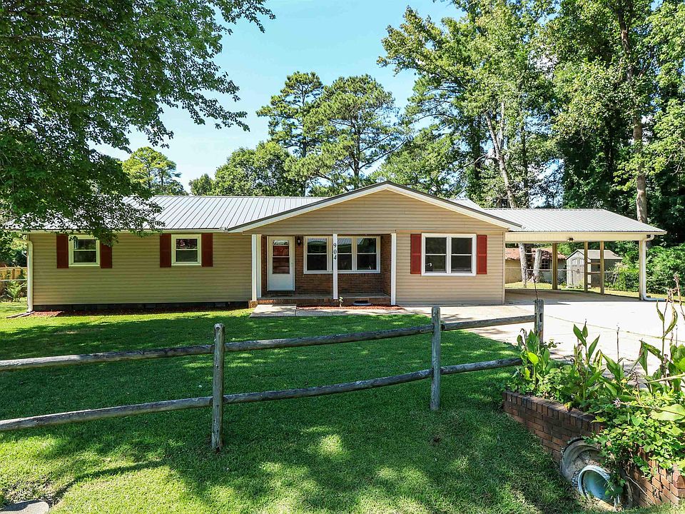 1st image of 904 Ridge Dr