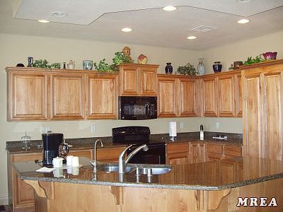 Beautiful Kitchen with Granite