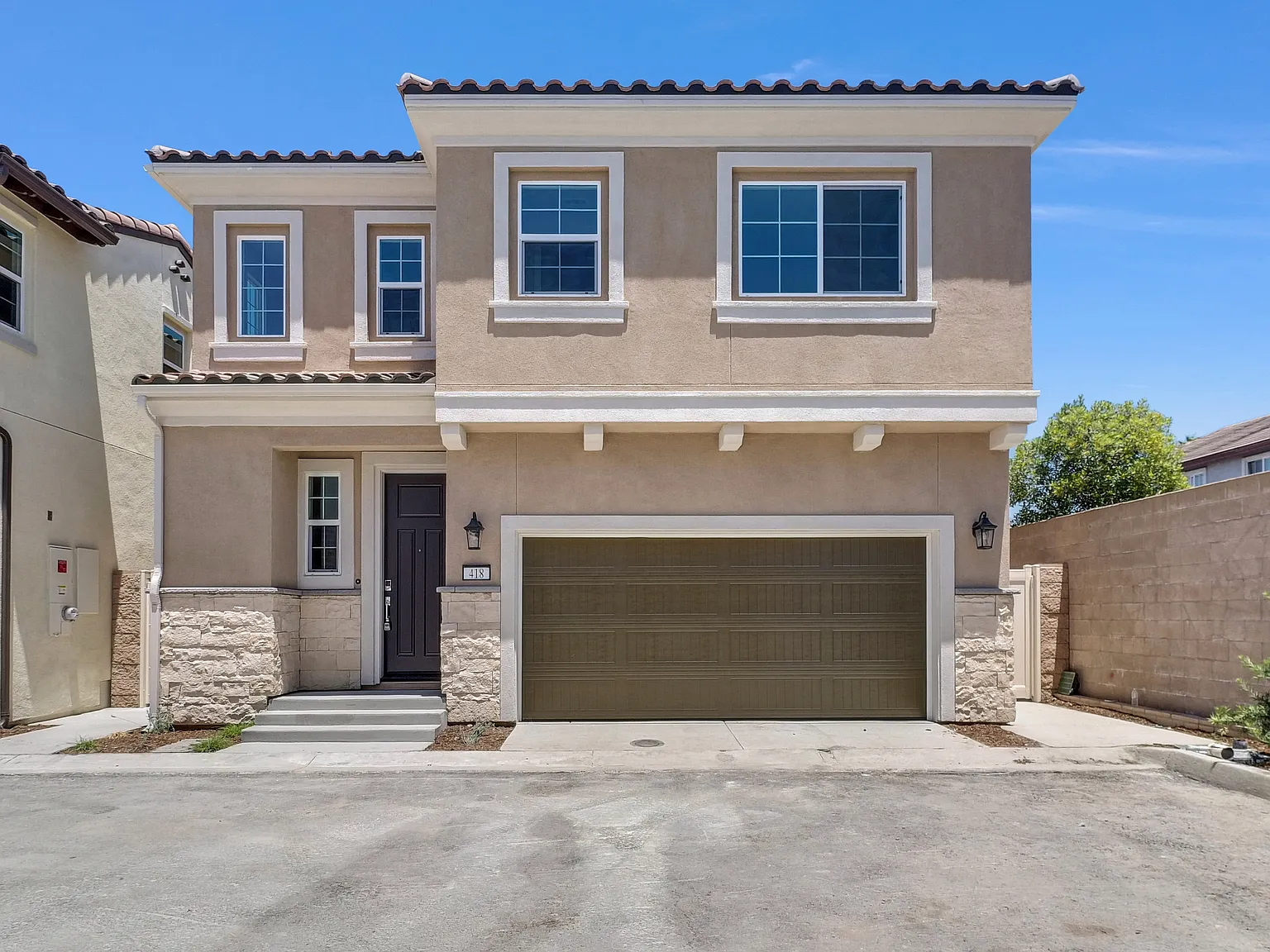 3 bed, 2.5 bath, 1619 sqft, $3,500 — Photo 2