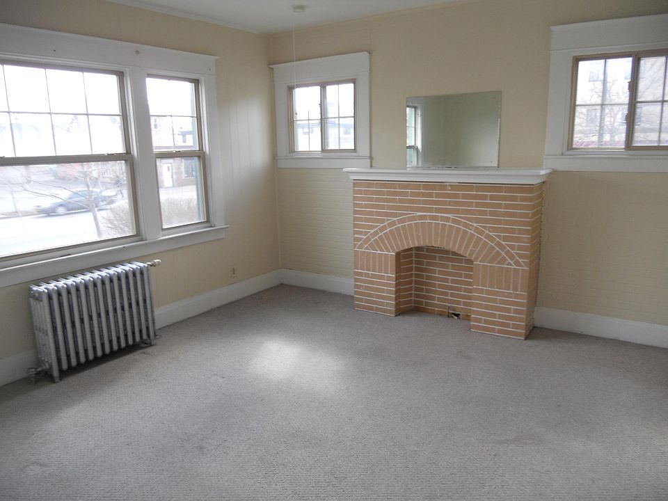 1st image of 2720 Main St APT 1