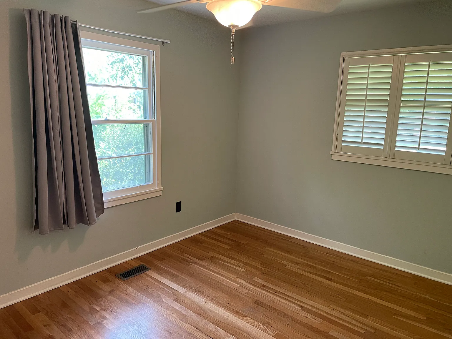 135 Edwards Cir — Photo 4