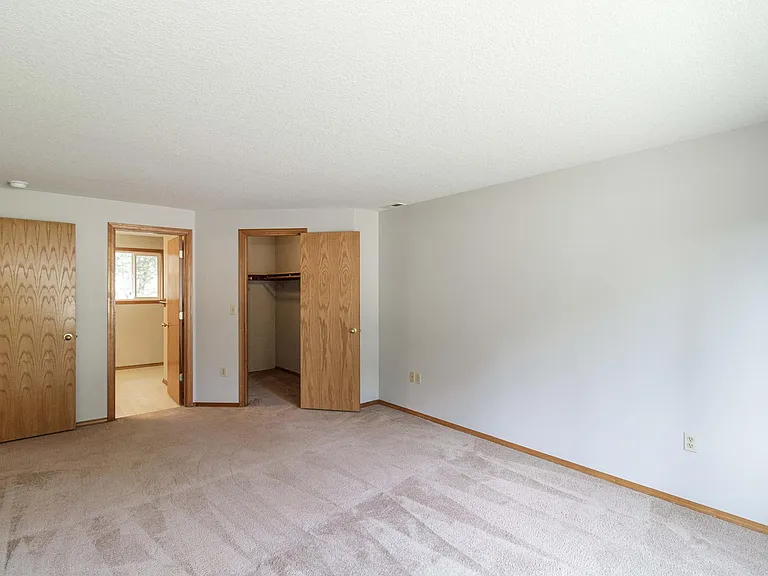 15709 NE 12th Way — Photo 19