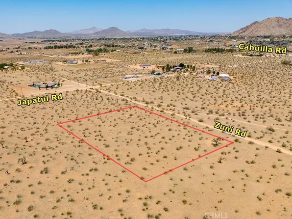 24211 Zuni Rd, Apple Valley, CA 92307