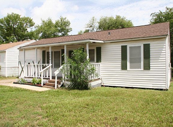 3rd image of 1506 E Mimosa Ave