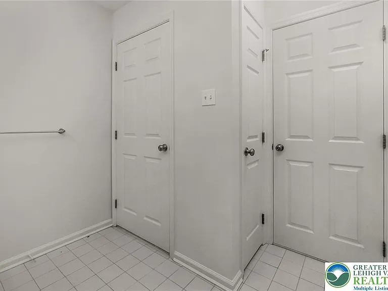 1096 Sparrow Way — Photo 35